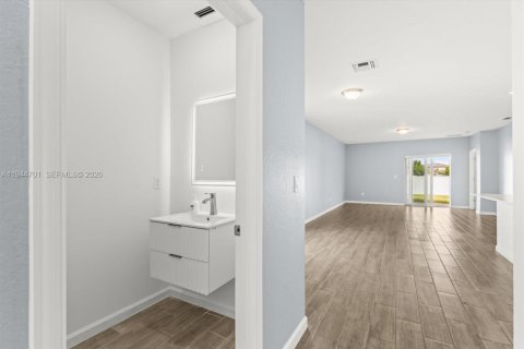 House in St. Lucie, Florida 5 bedrooms, 223.8 sq.m. № 2002933 - photo 5