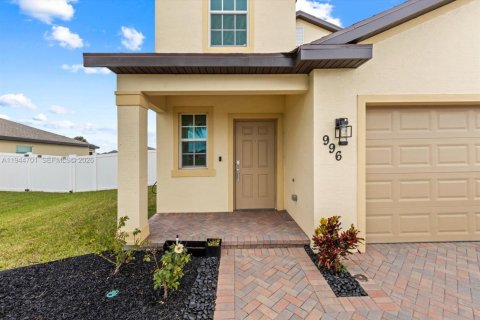 House in St. Lucie, Florida 5 bedrooms, 223.8 sq.m. № 2002933 - photo 3