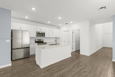 House in St. Lucie, Florida 5 bedrooms, 223.8 sq.m. № 2002933 - photo 10