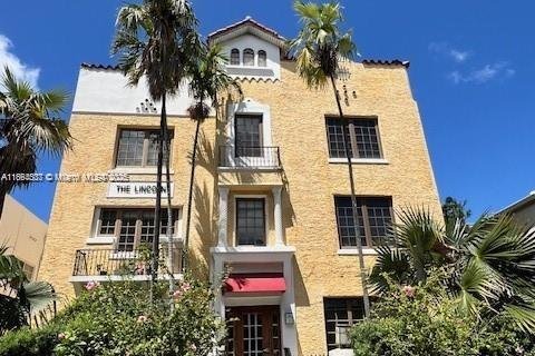 Condo in Miami Beach, Florida, 1 bedroom  № 1971265 - photo 1