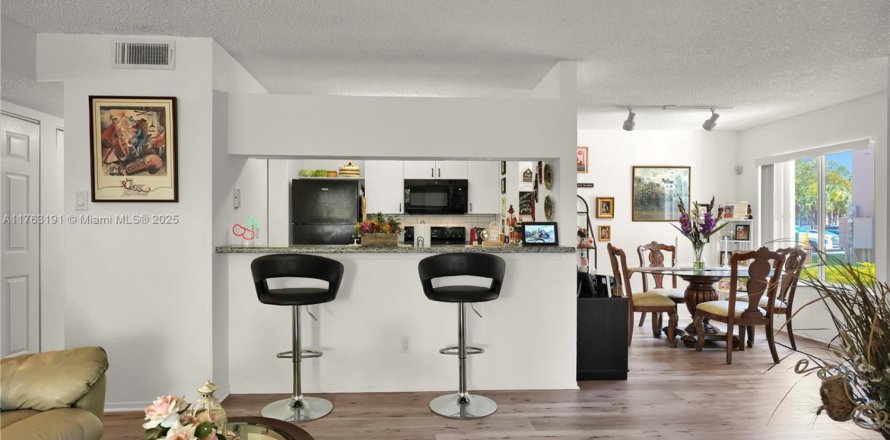 Condominio en Miami, Florida, 2 dormitorios № 1715609