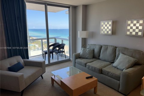 Condominio en venta en Sunny Isles Beach, Florida, 1 dormitorio, 63.92 m2 № 2031409 - foto 2