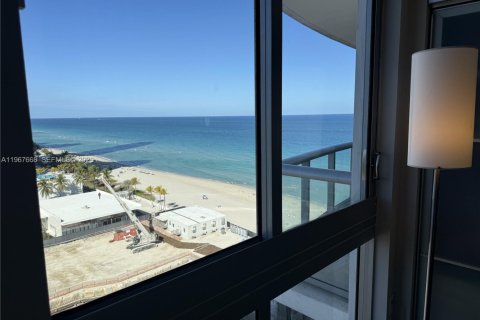 Condominio en venta en Sunny Isles Beach, Florida, 1 dormitorio, 63.92 m2 № 2031409 - foto 12