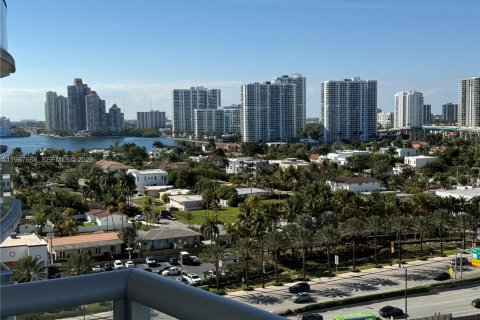 Condominio en venta en Sunny Isles Beach, Florida, 1 dormitorio, 63.92 m2 № 2031409 - foto 18