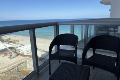 Condominio en venta en Sunny Isles Beach, Florida, 1 dormitorio, 63.92 m2 № 2031409 - foto 17