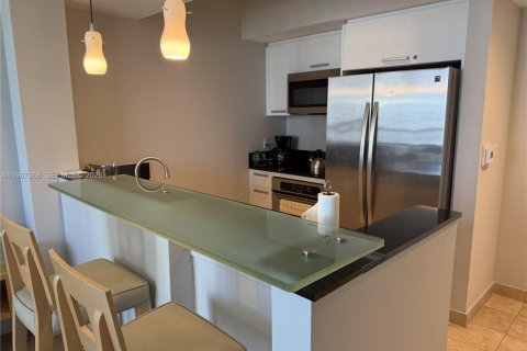 Condominio en venta en Sunny Isles Beach, Florida, 1 dormitorio, 63.92 m2 № 2031409 - foto 4