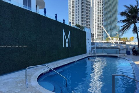 Condominio en venta en Sunny Isles Beach, Florida, 1 dormitorio, 63.92 m2 № 2031409 - foto 24