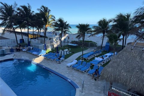 Condominio en venta en Sunny Isles Beach, Florida, 1 dormitorio, 63.92 m2 № 2031409 - foto 25