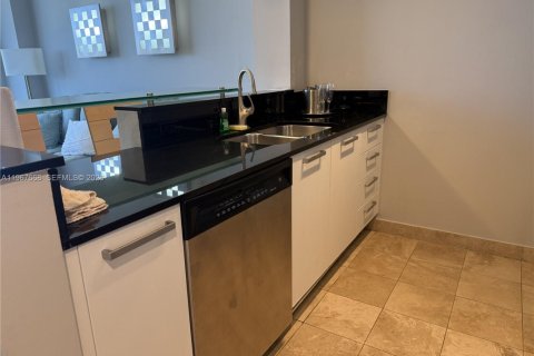 Condominio en venta en Sunny Isles Beach, Florida, 1 dormitorio, 63.92 m2 № 2031409 - foto 7