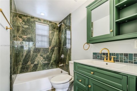 Apartamento en alquiler en Miami Beach, Florida, 3 dormitorios, 909.7 m2 № 2026394 - foto 14