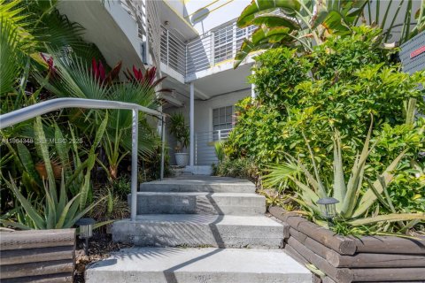 Apartamento en alquiler en Miami Beach, Florida, 3 dormitorios, 909.7 m2 № 2026394 - foto 30