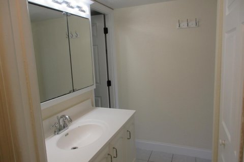 Condo in Pompano Beach, Florida, 2 bedrooms  № 2244491 - photo 27