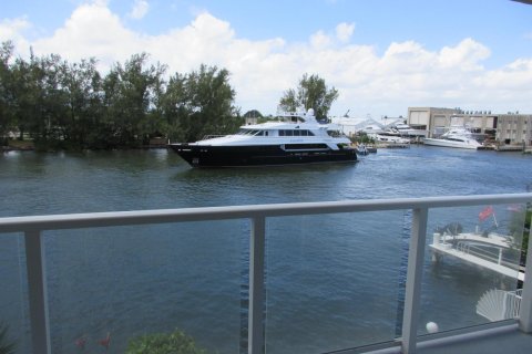 Condo in Pompano Beach, Florida, 2 bedrooms  № 2244491 - photo 12