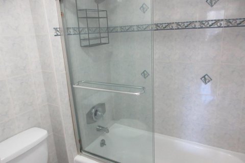 Condo in Pompano Beach, Florida, 2 bedrooms  № 2244491 - photo 26
