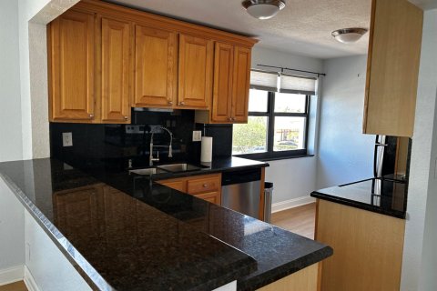 Condo in Pompano Beach, Florida, 2 bedrooms  № 2244491 - photo 20