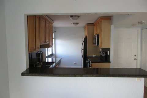 Condo in Pompano Beach, Florida, 2 bedrooms  № 2244491 - photo 18