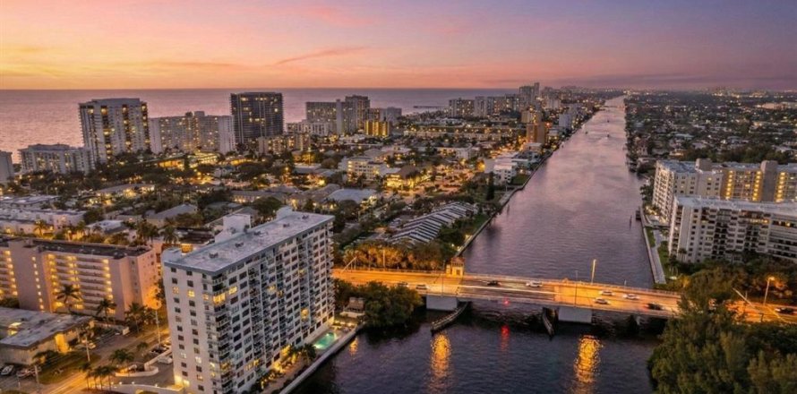 Condo in Pompano Beach, Florida, 2 bedrooms  № 2244491