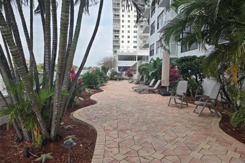 Condo in Pompano Beach, Florida, 2 bedrooms  № 2244491 - photo 8