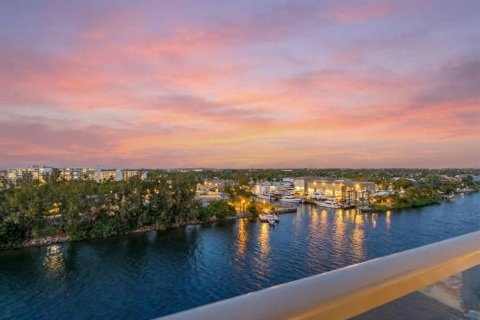 Condo in Pompano Beach, Florida, 2 bedrooms  № 2244491 - photo 5