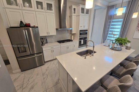 House in Parkland, Florida 3 bedrooms, 201.97 sq.m. № 1931696 - photo 18