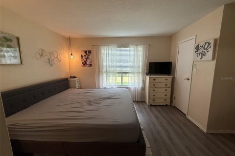 Condominio en alquiler en Saint Petersburg, Florida, 2 dormitorios, 74.32 m2 № 2114508 - foto 10