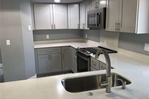 Condo in Palm Coast, Florida, 2 bedrooms  № 451948 - photo 10