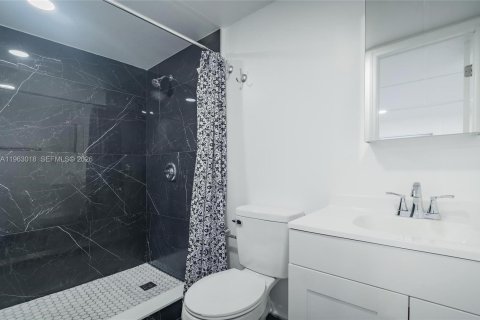 Снять в аренду коммерческую недвижимость в Норт-Майами, Флорида 2 спальни, 207.45м2, № 2026207 - фото 7