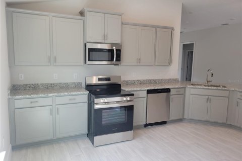 Casa en venta en Dade City, Florida, 4 dormitorios, 169.08 m2 № 1213968 - foto 8