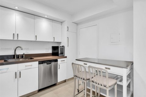 Купить кондоминиум в Санни-Айлс-Бич, Флорида 2 спальни, 120.31м2, № 2063570 - фото 12