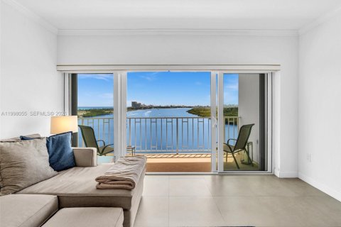 Купить кондоминиум в Санни-Айлс-Бич, Флорида 2 спальни, 120.31м2, № 2063570 - фото 3
