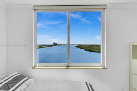 Купить кондоминиум в Санни-Айлс-Бич, Флорида 2 спальни, 120.31м2, № 2063570 - фото 17