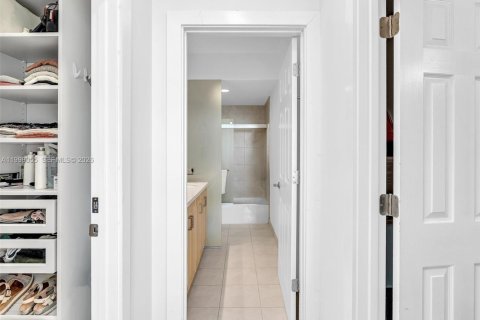 Купить кондоминиум в Санни-Айлс-Бич, Флорида 2 спальни, 120.31м2, № 2063570 - фото 22