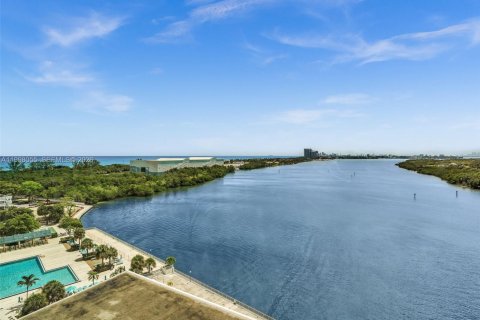 Купить кондоминиум в Санни-Айлс-Бич, Флорида 2 спальни, 120.31м2, № 2063570 - фото 18