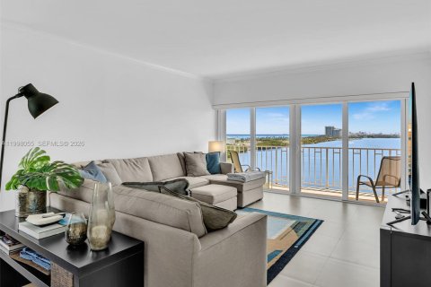 Купить кондоминиум в Санни-Айлс-Бич, Флорида 2 спальни, 120.31м2, № 2063570 - фото 29