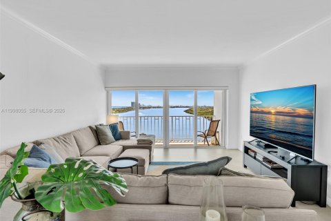 Купить кондоминиум в Санни-Айлс-Бич, Флорида 2 спальни, 120.31м2, № 2063570 - фото 8