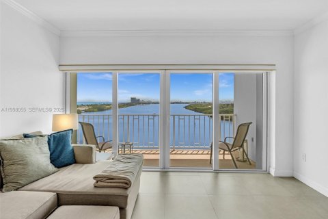 Купить кондоминиум в Санни-Айлс-Бич, Флорида 2 спальни, 120.31м2, № 2063570 - фото 30