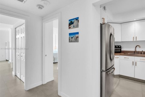 Купить кондоминиум в Санни-Айлс-Бич, Флорида 2 спальни, 120.31м2, № 2063570 - фото 10