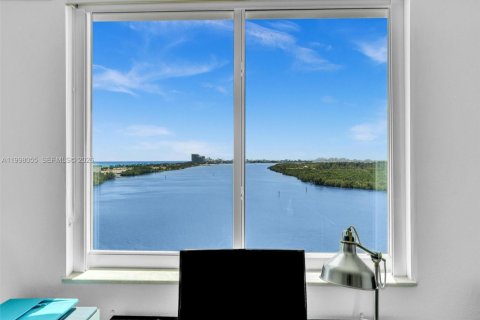 Купить кондоминиум в Санни-Айлс-Бич, Флорида 2 спальни, 120.31м2, № 2063570 - фото 21