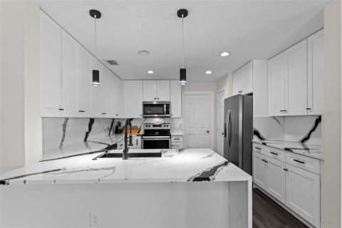 Casa en venta en Orlando, Florida, 4 dormitorios, 175.68 m2 № 1915757 - foto 15