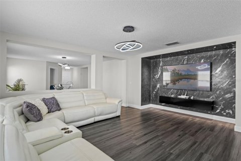 Casa en venta en Orlando, Florida, 4 dormitorios, 175.68 m2 № 1915757 - foto 22