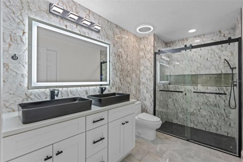 Casa en venta en Orlando, Florida, 4 dormitorios, 175.68 m2 № 1915757 - foto 3