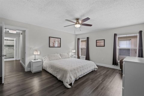 Casa en venta en Orlando, Florida, 4 dormitorios, 175.68 m2 № 1915757 - foto 6