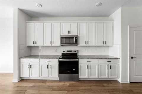 House in HERON BAY in Palmetto, Florida 5 bedrooms, 240.52 sq.m. № 2094677 - photo 10