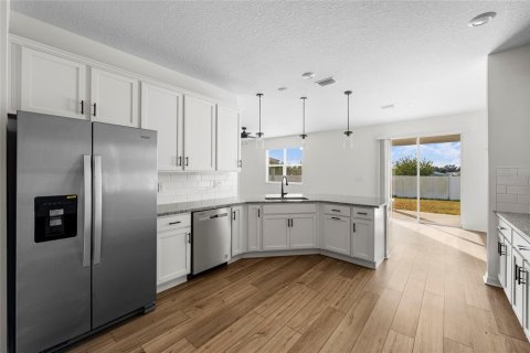 House in HERON BAY in Palmetto, Florida 5 bedrooms, 240.52 sq.m. № 2094677 - photo 9