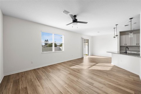 House in HERON BAY in Palmetto, Florida 5 bedrooms, 240.52 sq.m. № 2094677 - photo 3