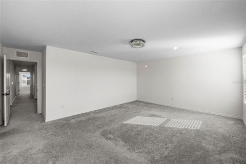 House in HERON BAY in Palmetto, Florida 5 bedrooms, 240.52 sq.m. № 2094677 - photo 24