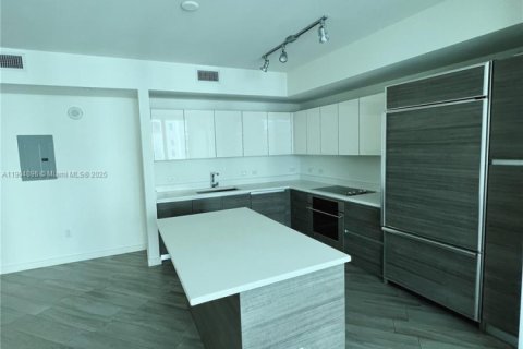 Copropriété à louer à Miami, Floride: 2 chambres, 108.23 m2 № 1956785 - photo 2