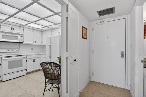 Condo in Fort Lauderdale, Florida, 1 bedroom № 2087024 - photo 10