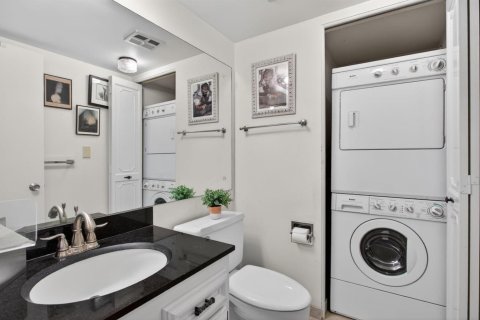 Condo in Fort Lauderdale, Florida, 1 bedroom № 2087024 - photo 25
