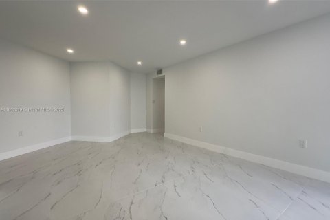 Condominio en alquiler en Aventura, Florida, 2 dormitorios, 116.78 m2 № 1890490 - foto 14